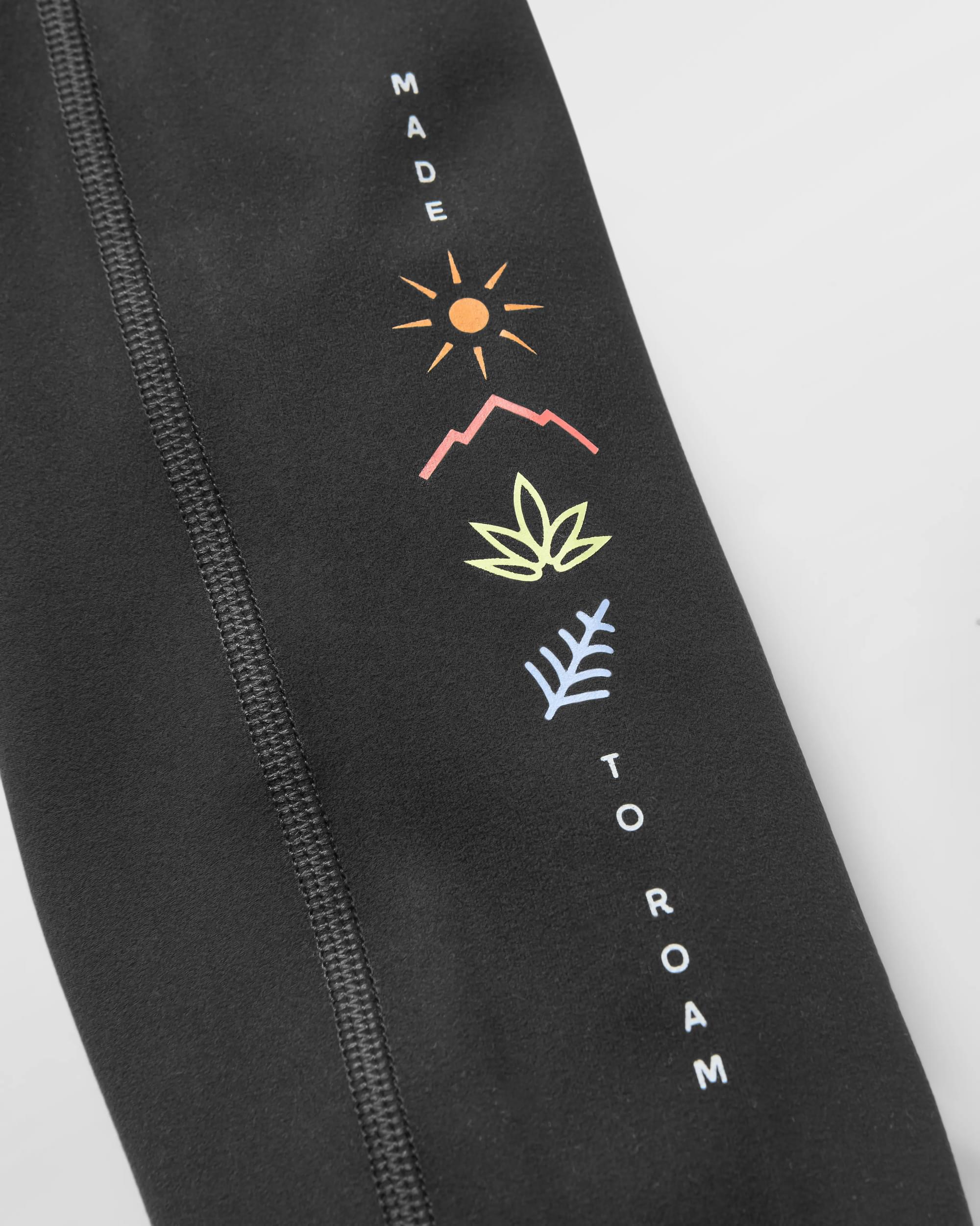 Mantra Recycled Active Legging - Black - Flatlay