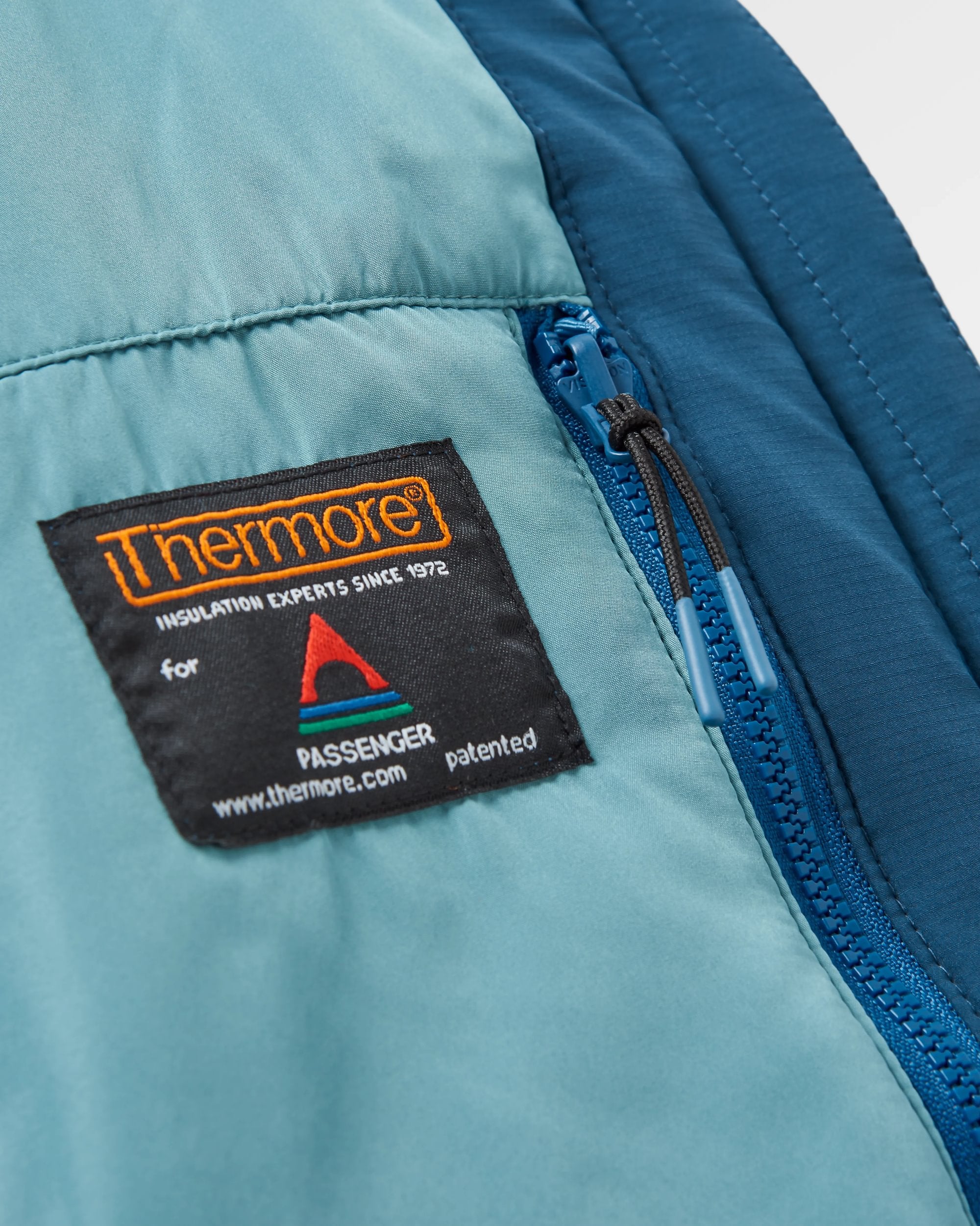 Shasta Lightweight Recycled Thermore® Insulated Jacket - Rich Navy/Dark Denim/Arctic - Flatlay