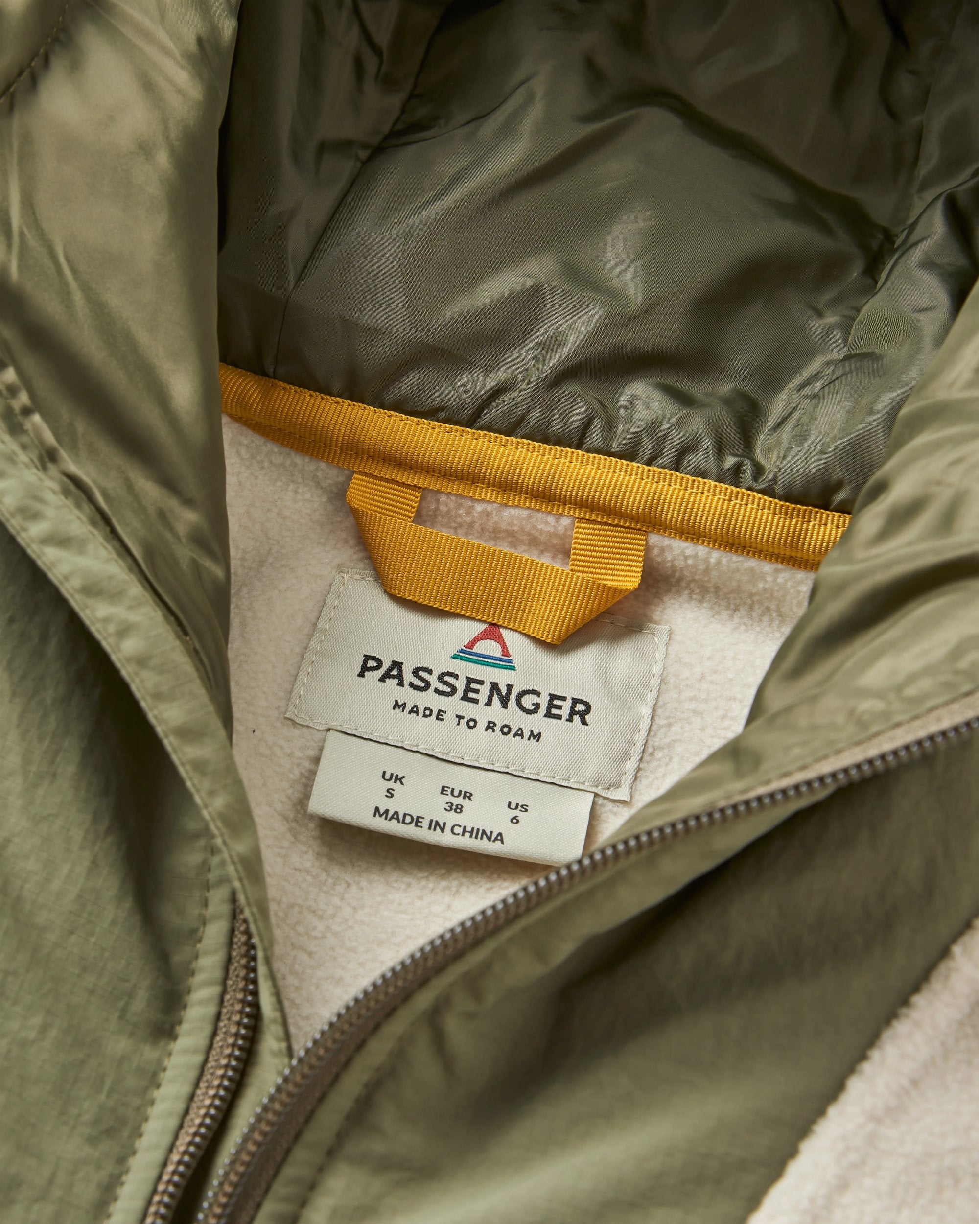 Alexander 2.0 Recycled Hooded Polar Fleece - Vintage White - Flatlay