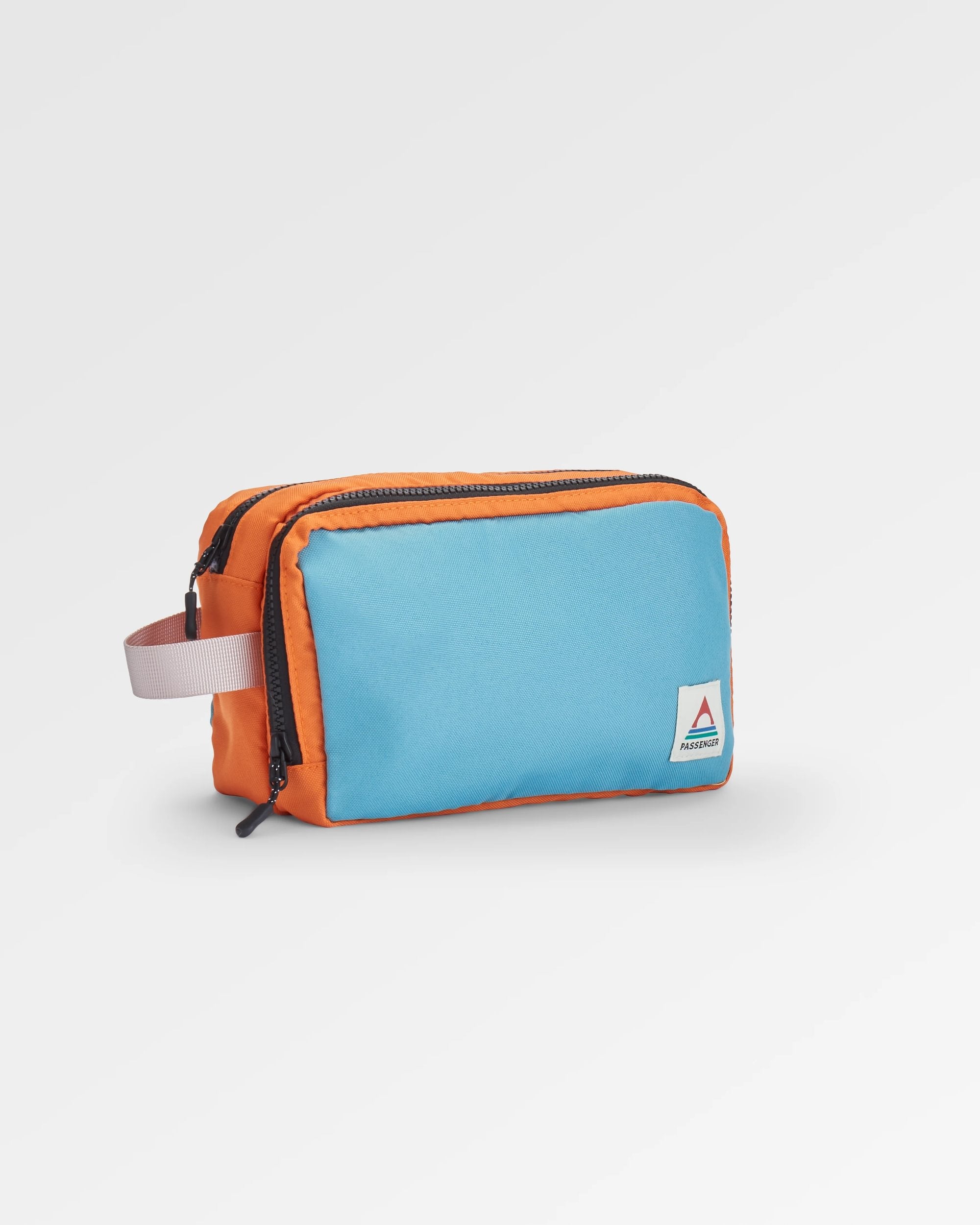 Travel Recycled Wash Kit - Arctic/Retro Orange - Flatlay