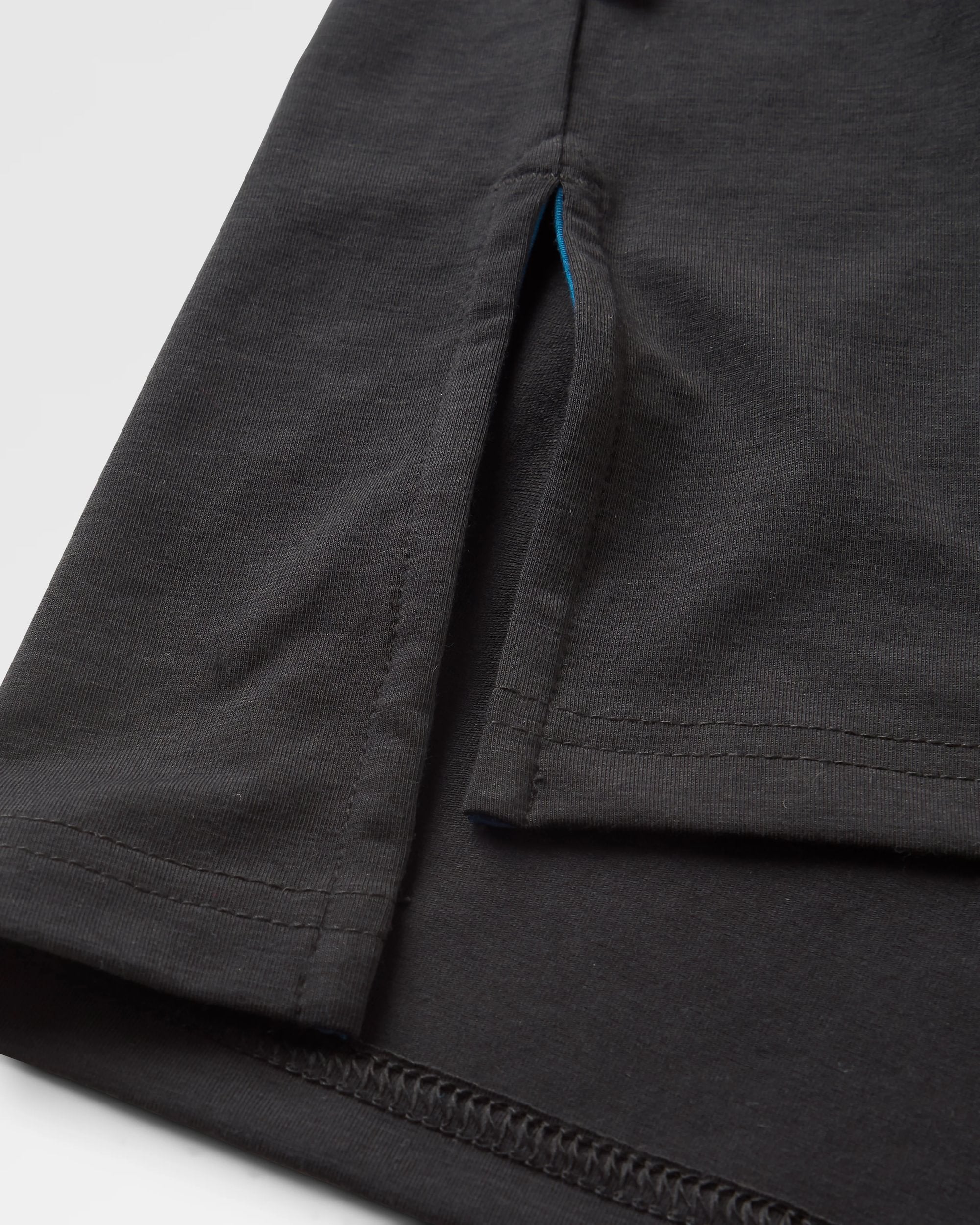 Chase The Light Active LS T-Shirt - Black - Flatlay