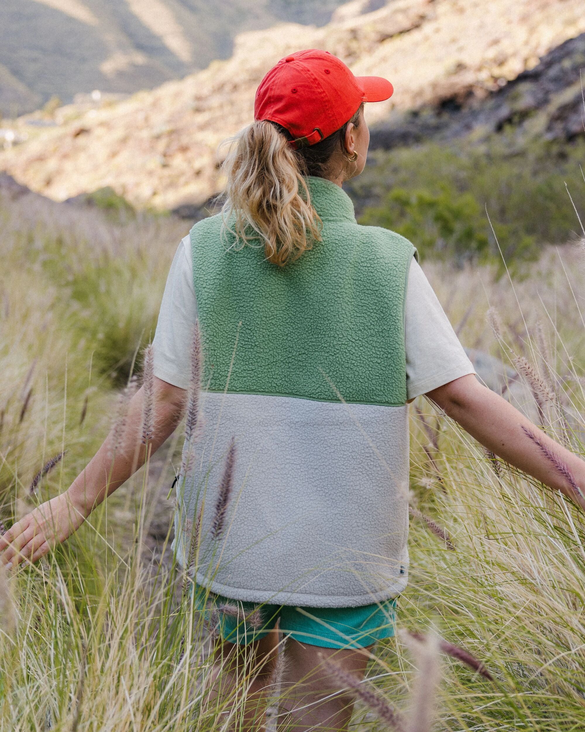 Fairbanks Recycled Sherpa Gilet - Stem Green/Vintage White - Lifestyle