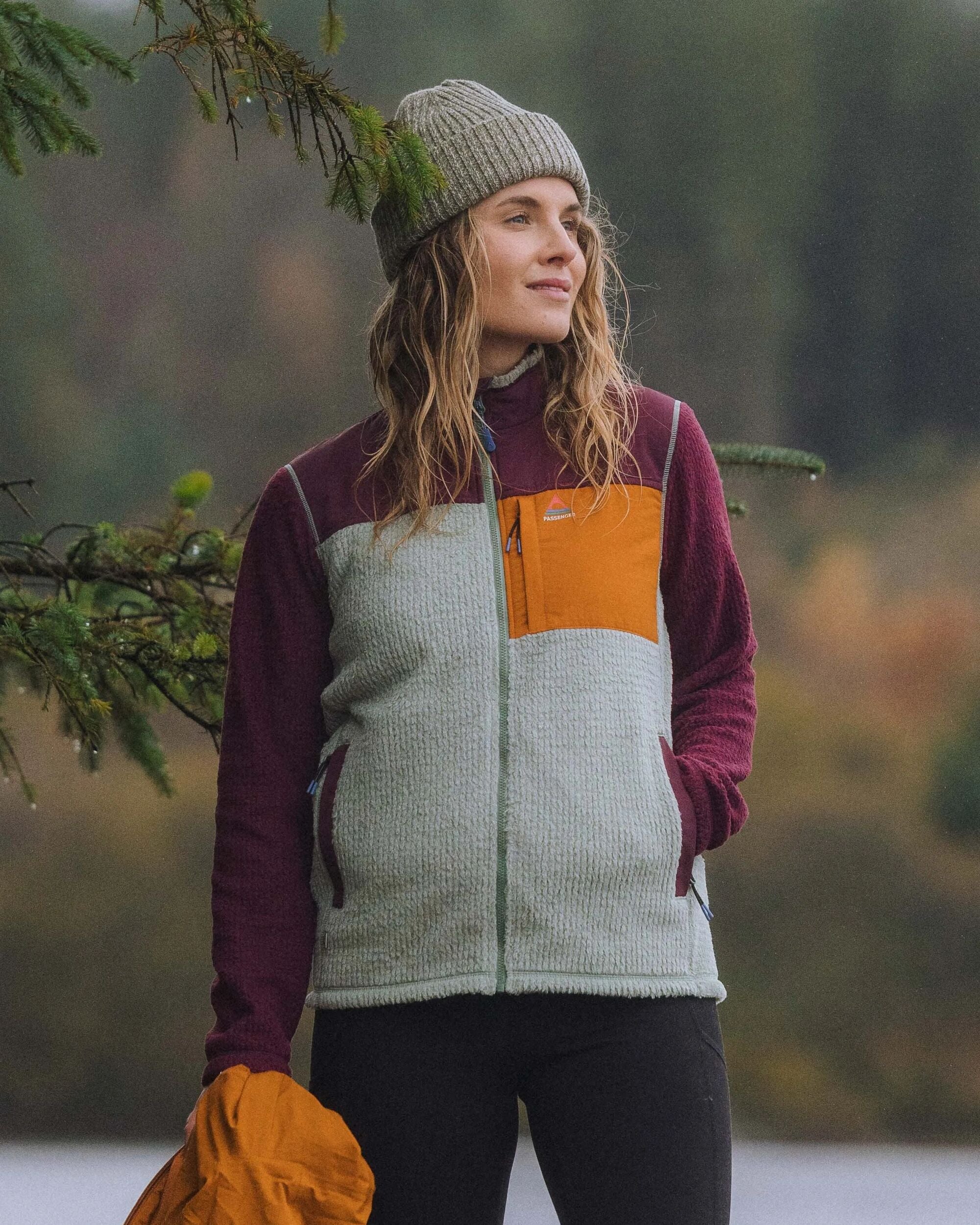 Venturescape Women's Recycled Fleece - Fig/Pistachio - Lifestyle