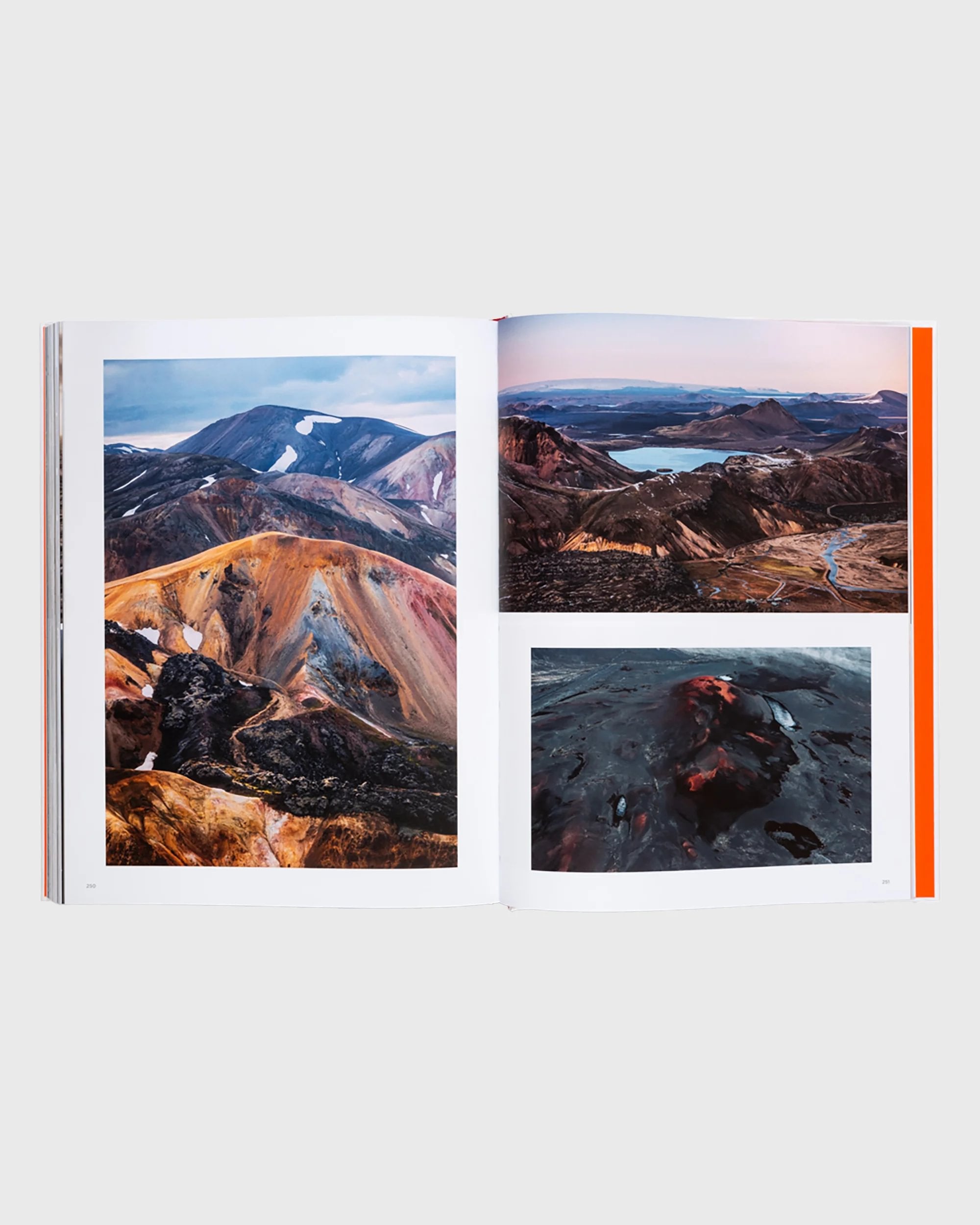 Voyages - Flatlay