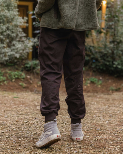 Hydrilla Jogger - Espresso - Lifestyle