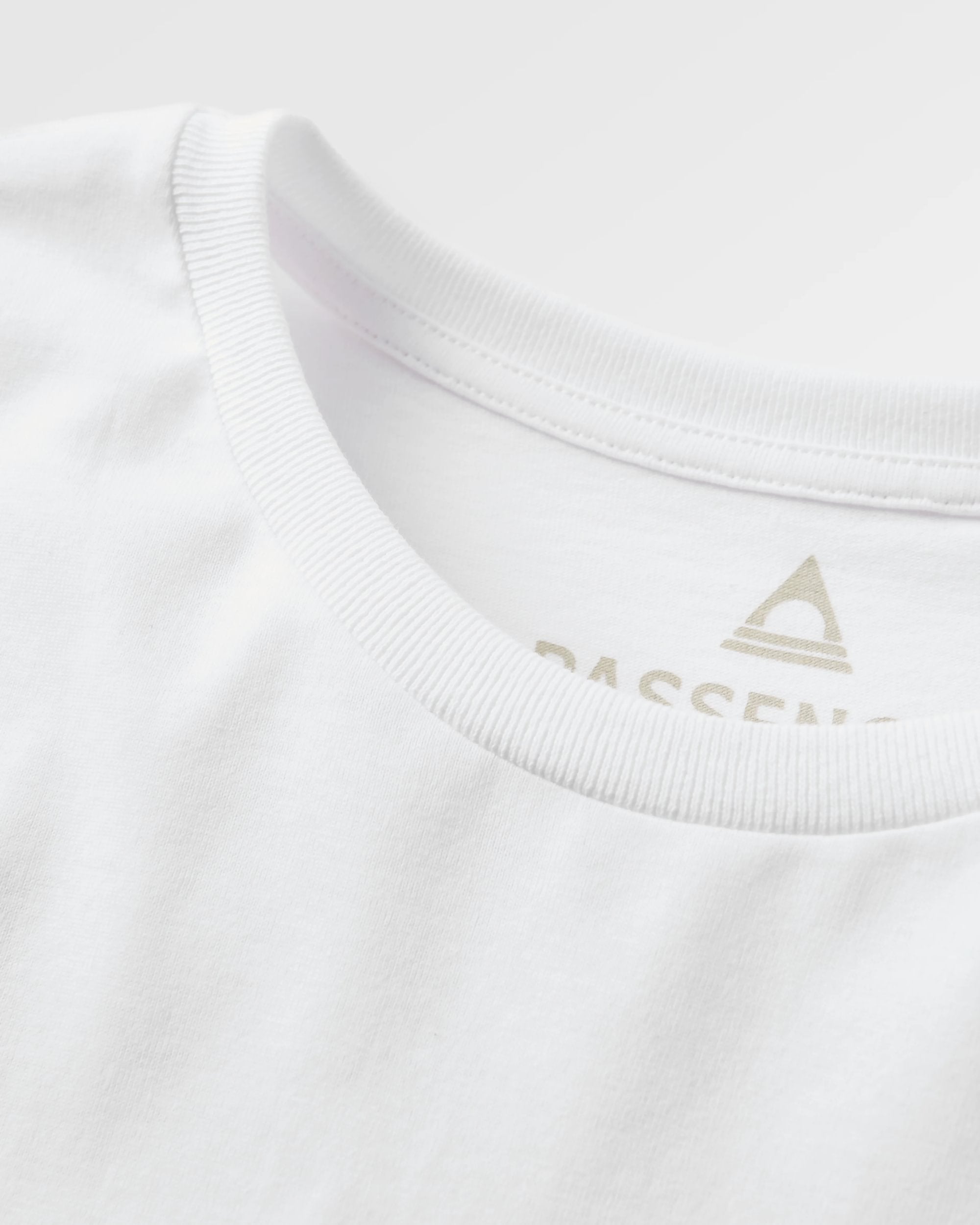 Brews & Views T-Shirt Passenger X Brewgooder - White - Flatlay