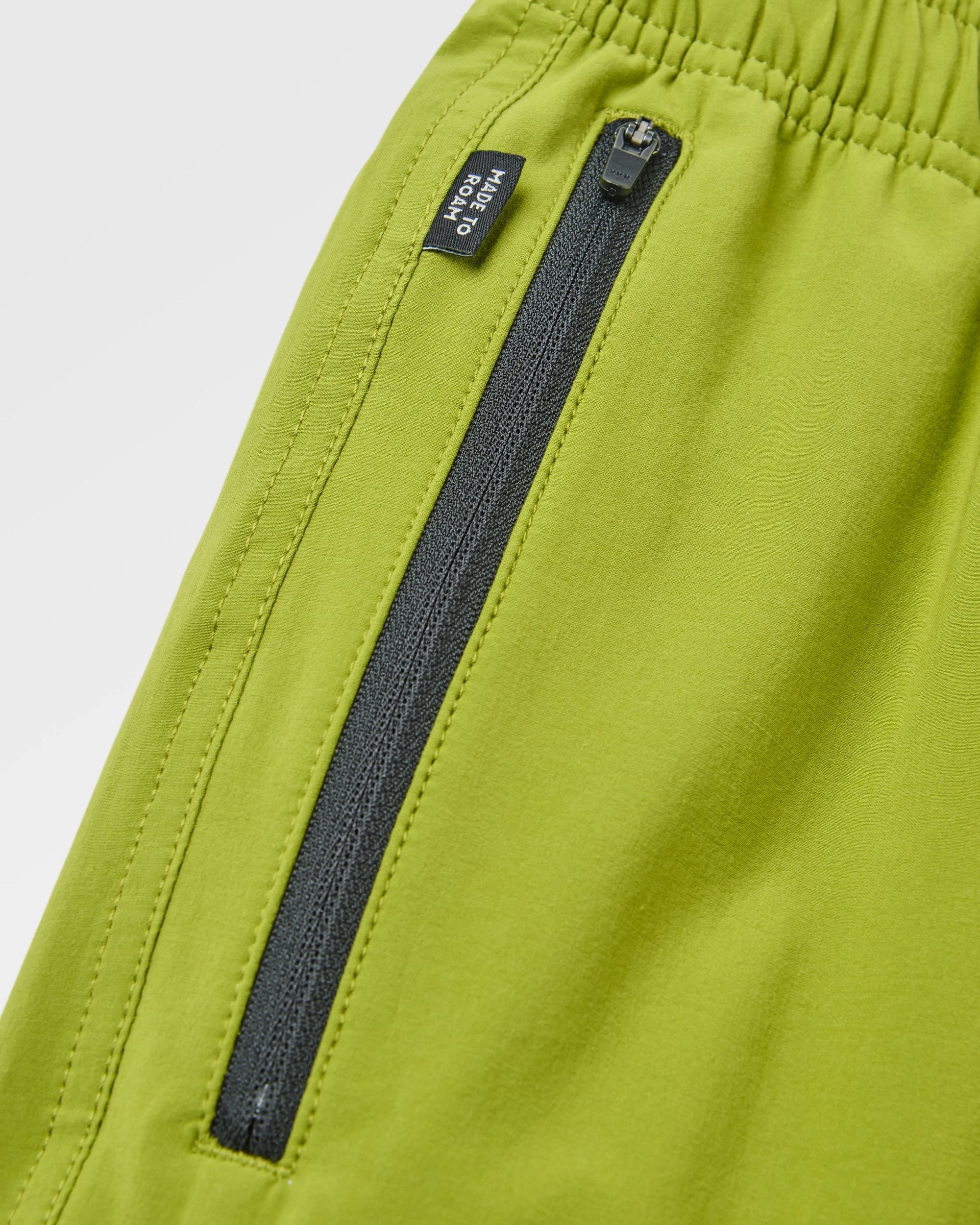 Traveller Organic All Purpose Short 2.0 - Tea Green - Flatlay