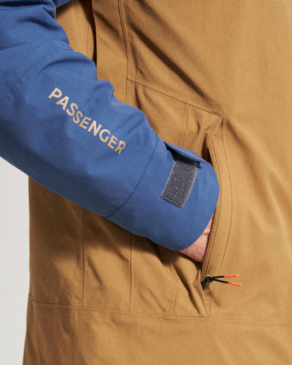 Snowscape Men's Recycled Jacket - Dark Denim/Toffee - Studio Model