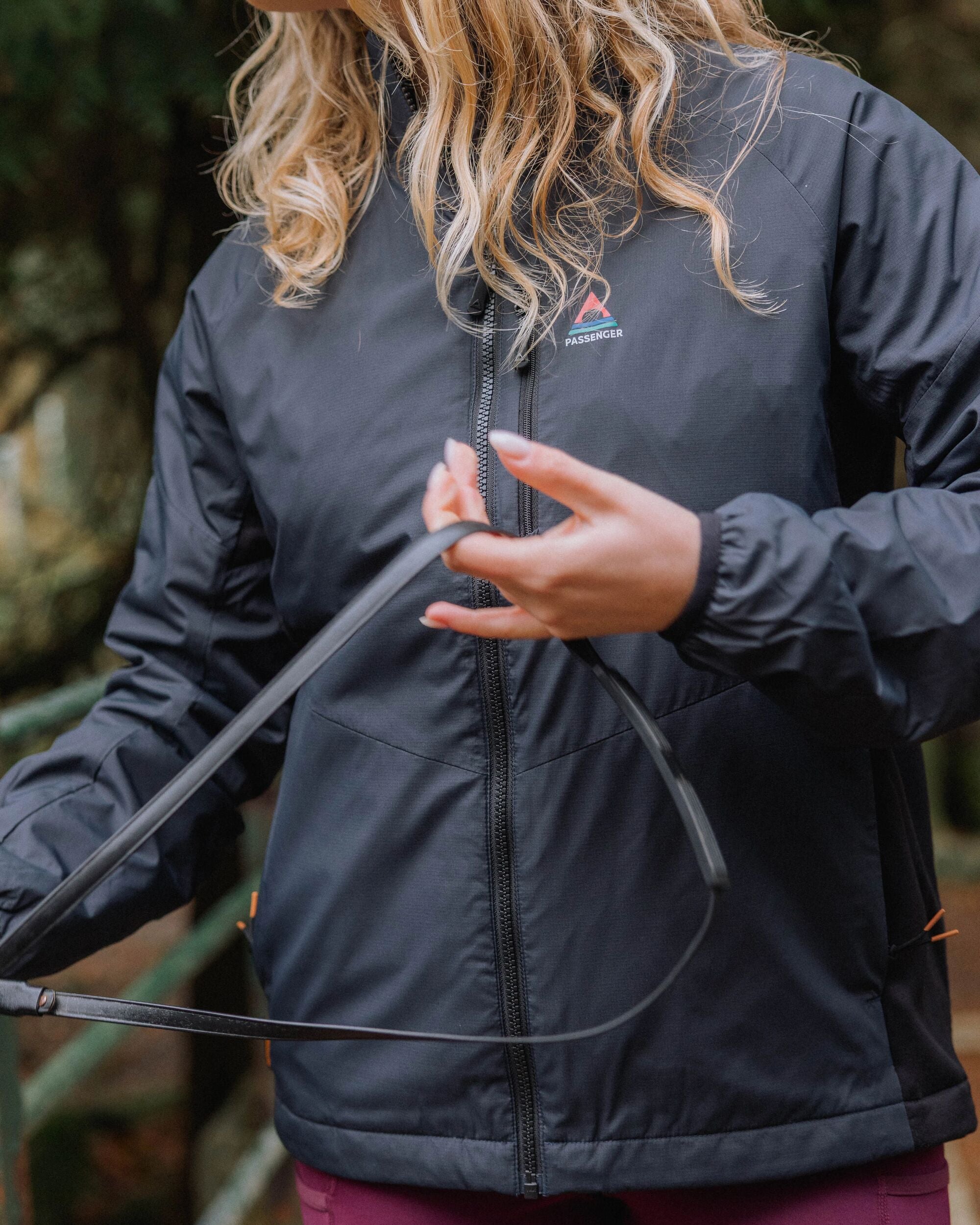 Shasta Lightweight Recycled Thermore® Hoodless Jacket - Black - Lifestyle