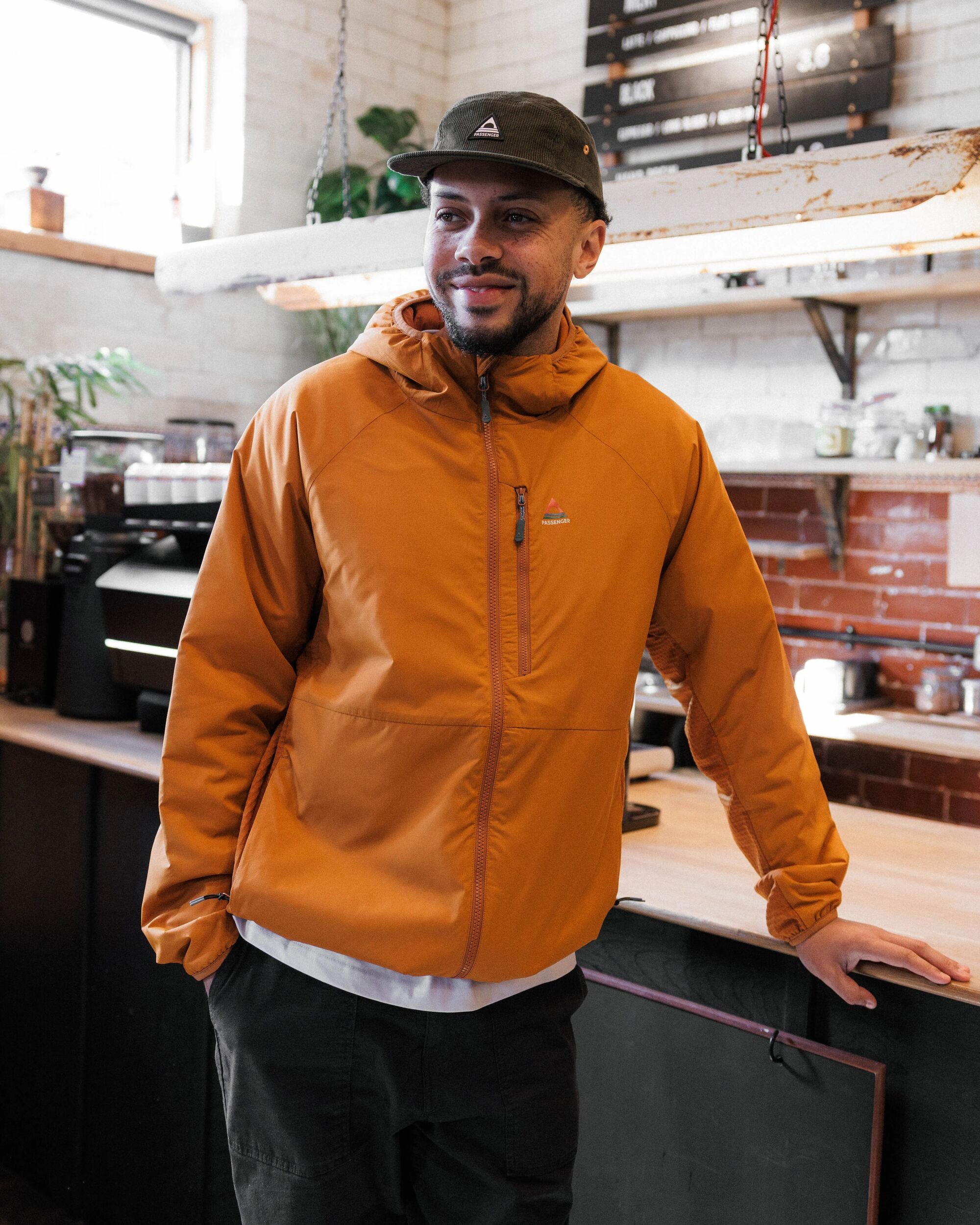 Men's Trailscape Lightweight Insulated Jacket - Retro Orange - Lifestyle