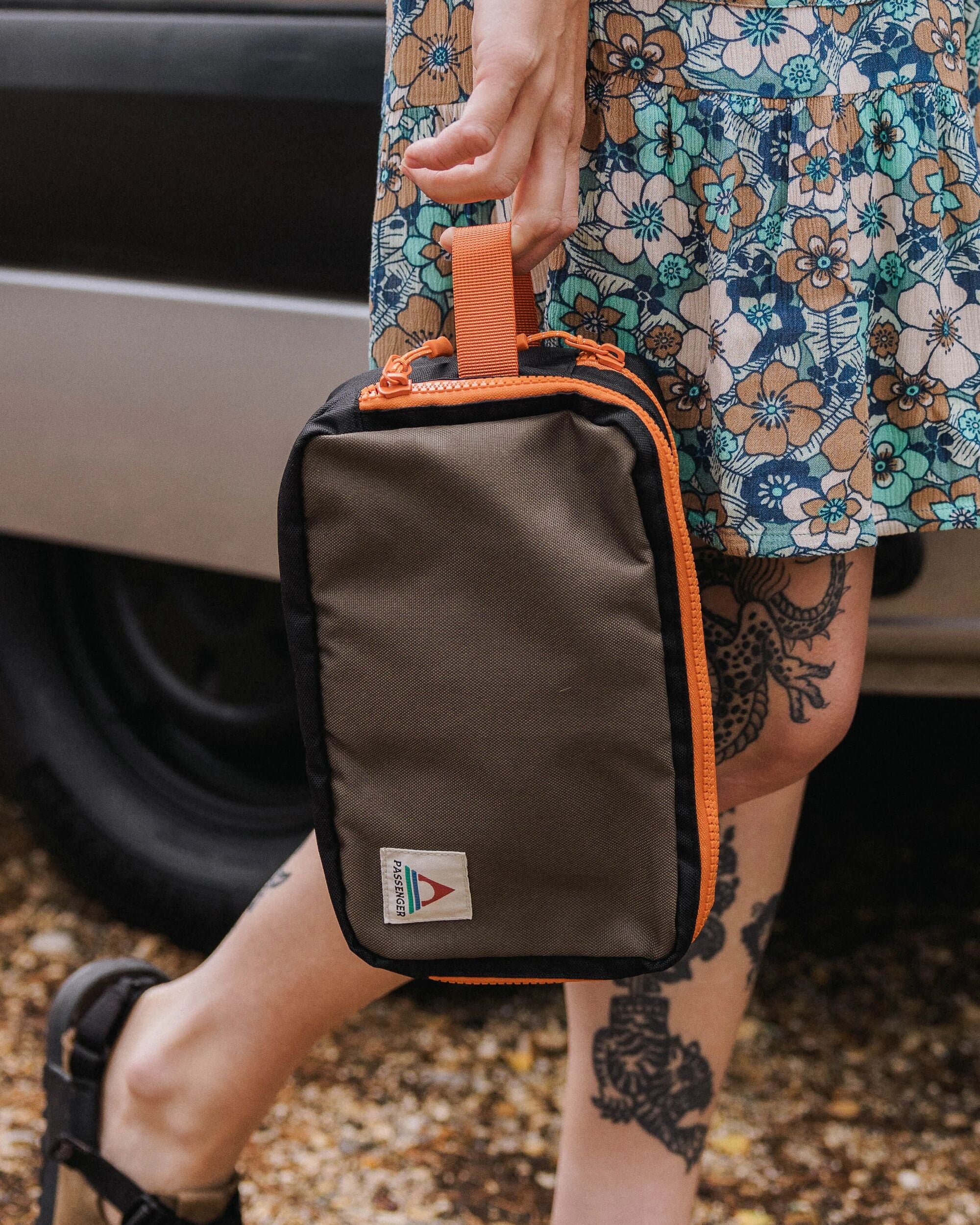 Travel Recycled Wash Kit - True Black/ Khaki - Lifestyle - Female