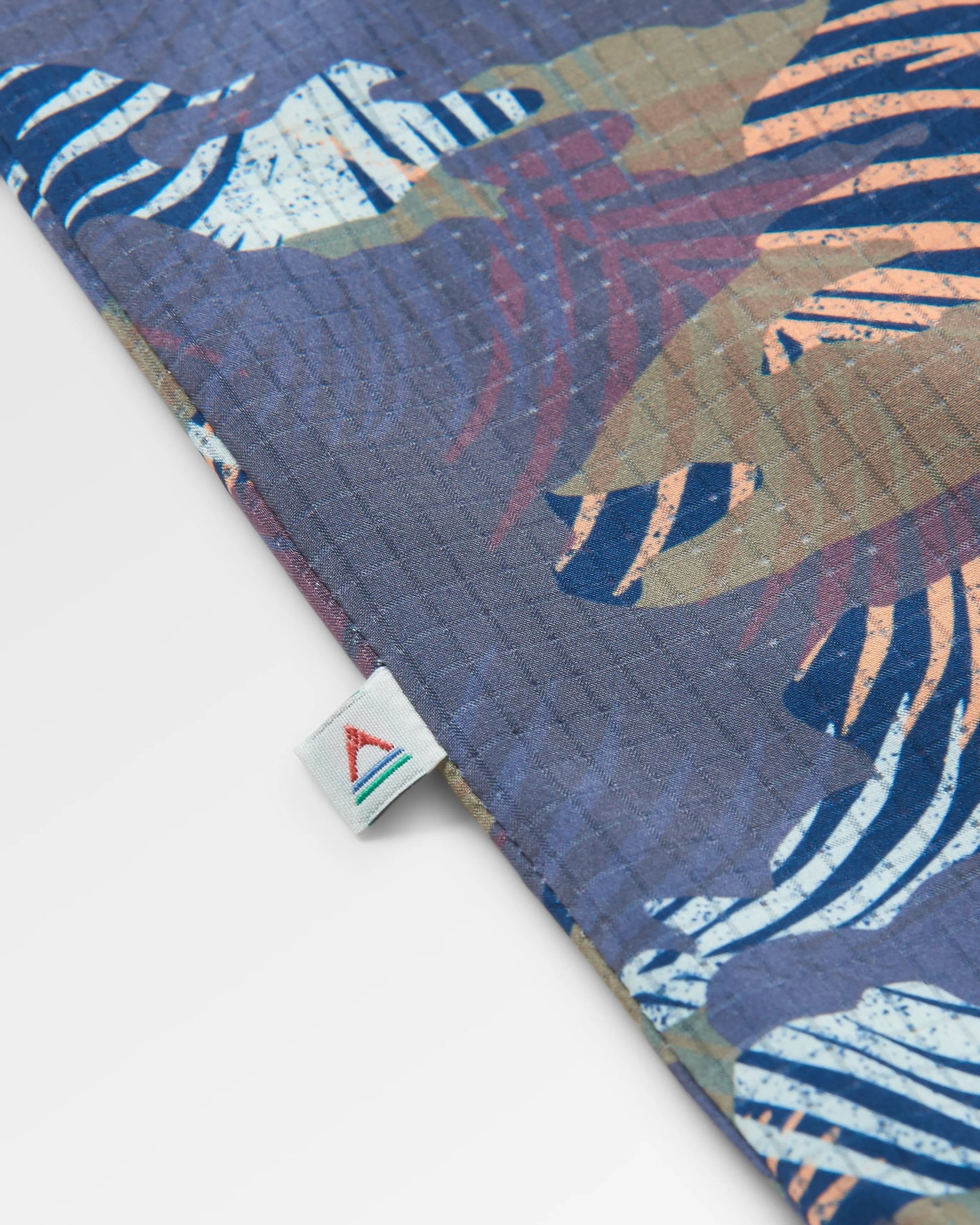 365 Recycled Active Shirt - Palm Camo Apricot - Flatlay