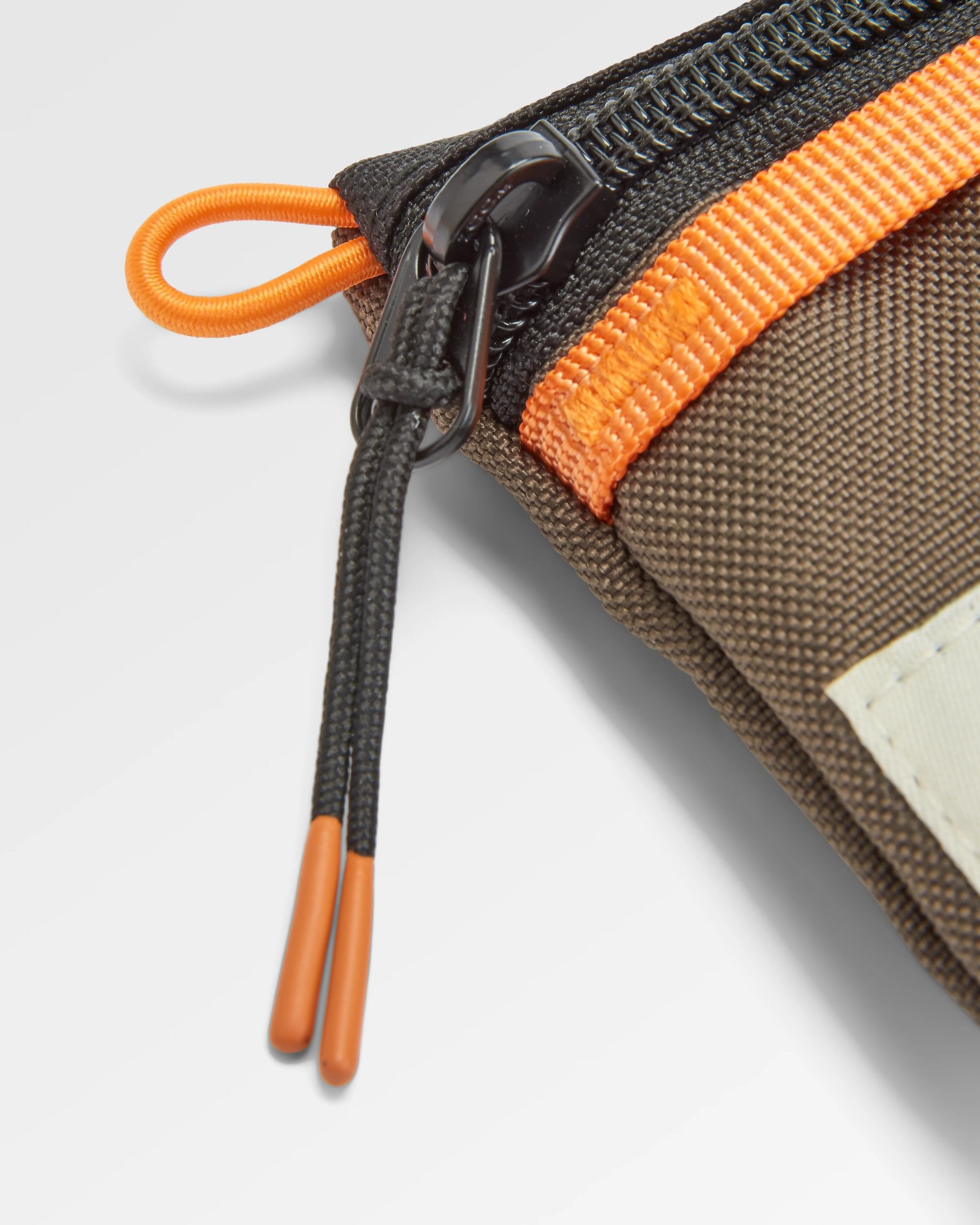 Biscuit Modular Clip On - True Black/ Khaki - Flatlay