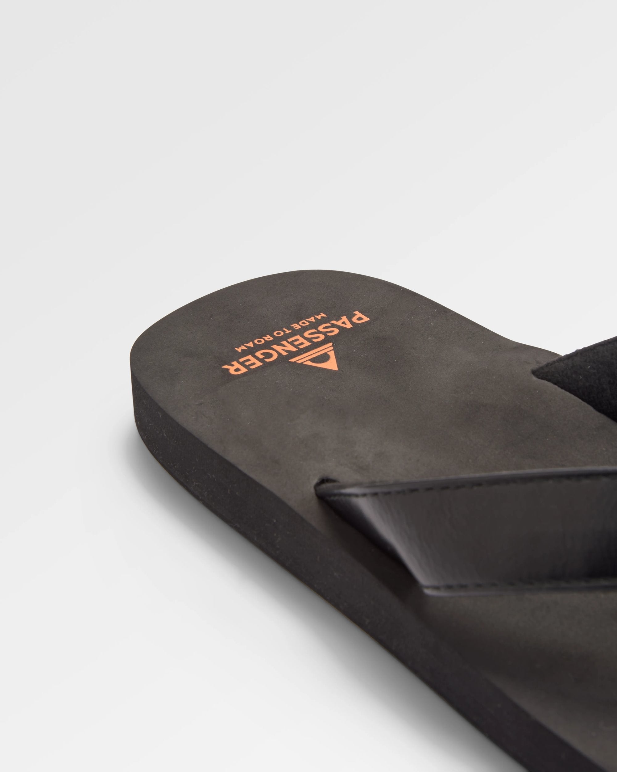 Santos Flip Flop - Black - Flatlay