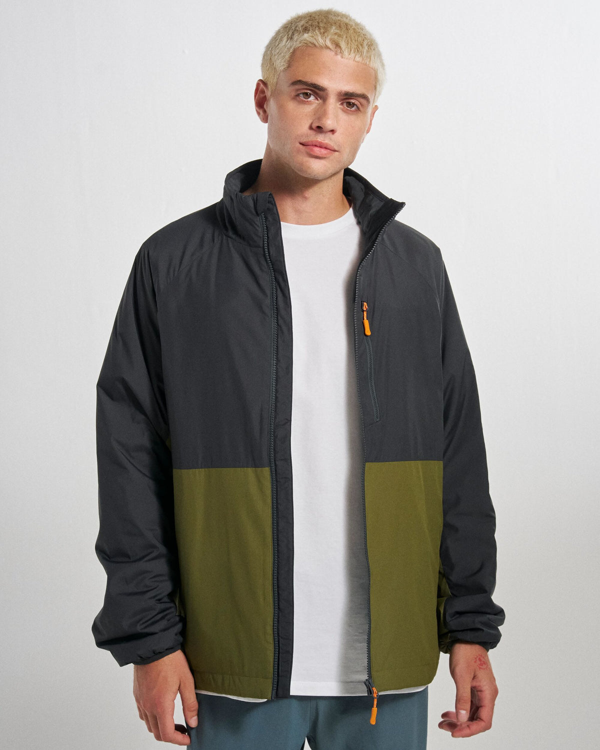 Daybreak Lightweight Thermore® Insulated Hoodless Jacket - Faded Black/Khaki - Studio Model