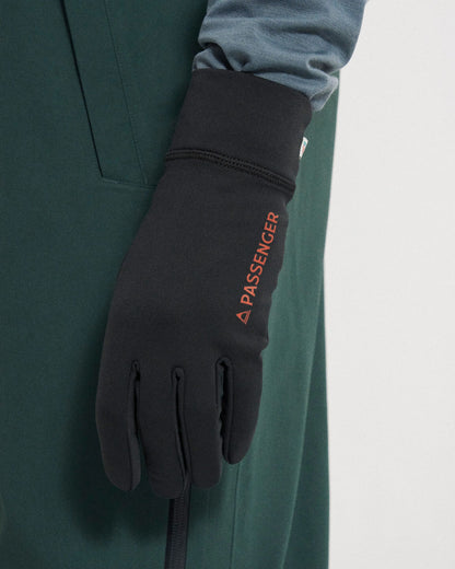 Snowscape Recycled Glove Liner - Black - Studio Model - Male