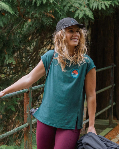 Chase The Light Active T-Shirt - Deep Ocean - Lifestyle