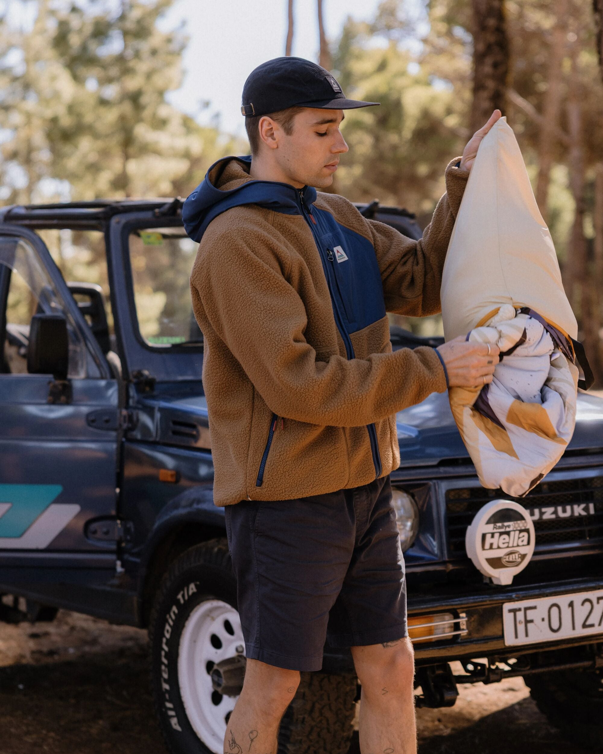 Ventura Full Zip Sherpa Fleece - Caramel Brown - Lifestyle