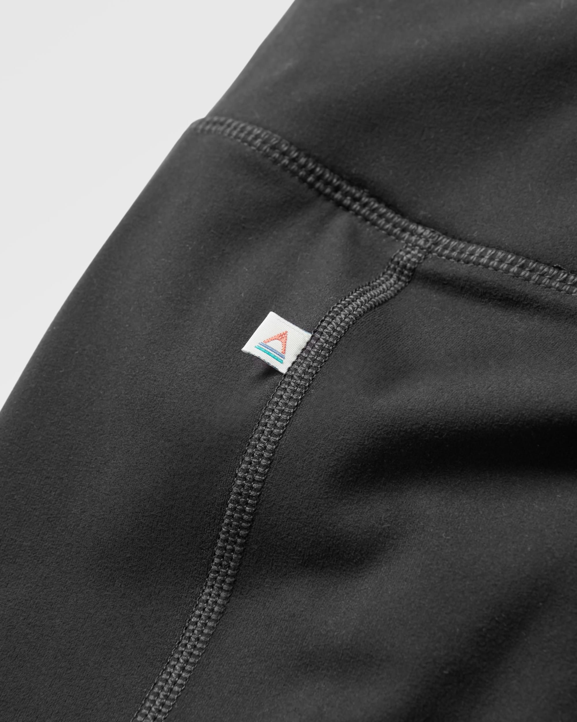 Mantra Recycled Active Legging - Black - Flatlay