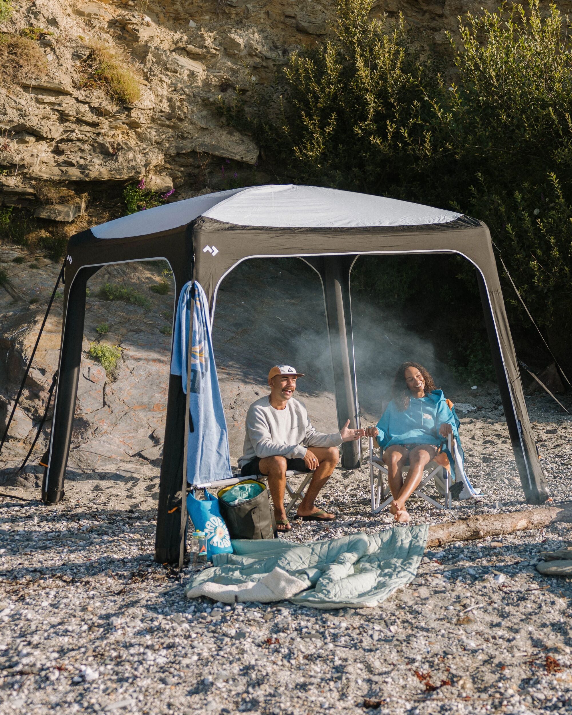 Dometic Hub 2.0 - Charcoal - Lifestyle