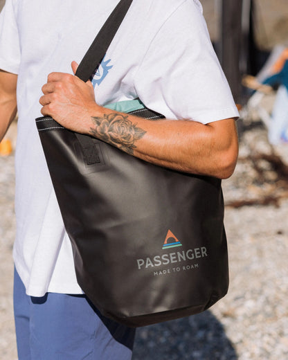 Tide Recycled 30L Bucket Bag - Black - Lifestyle - Male