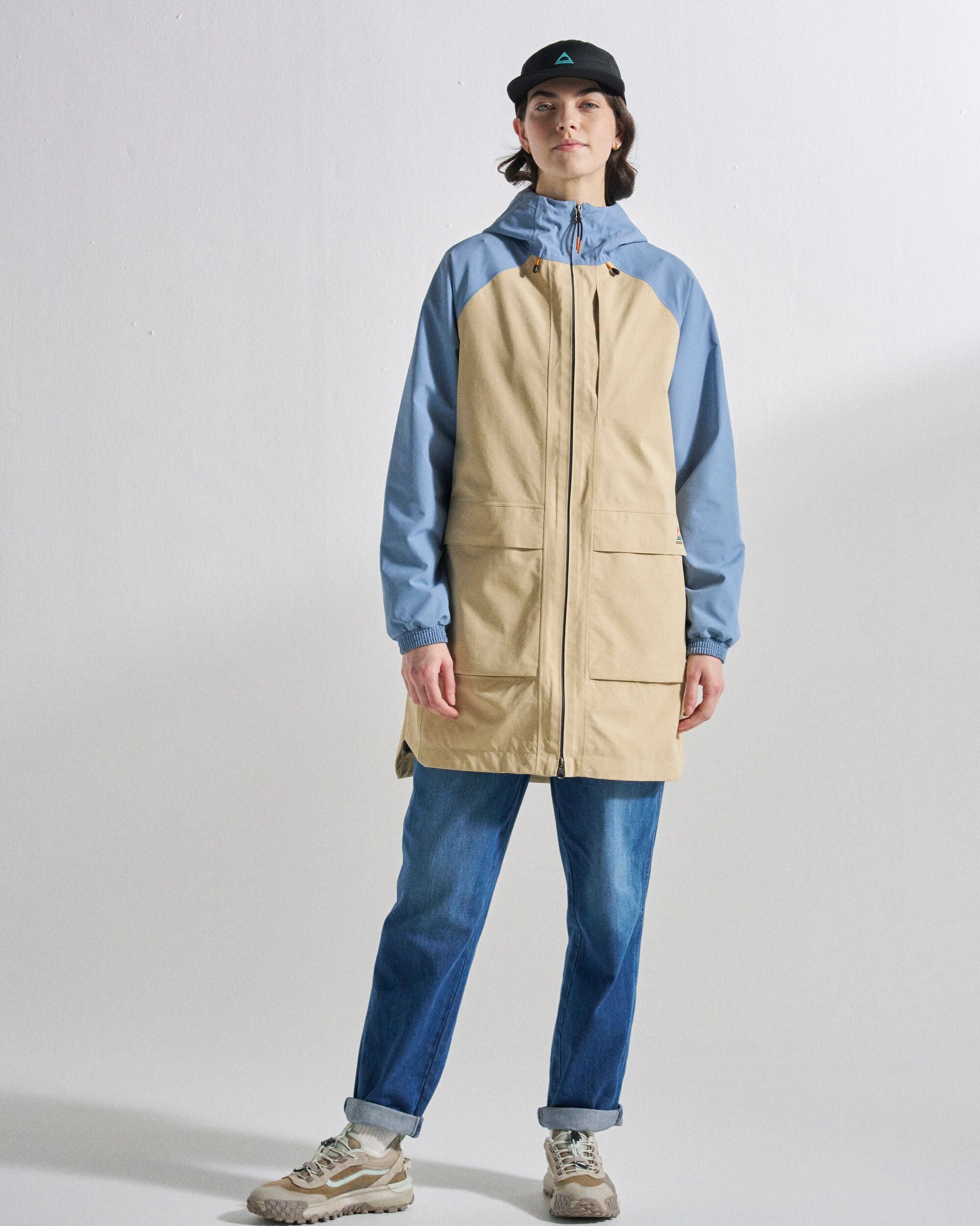 Serein Waterproof Jacket - Faded Denim/Desert - Studio Model