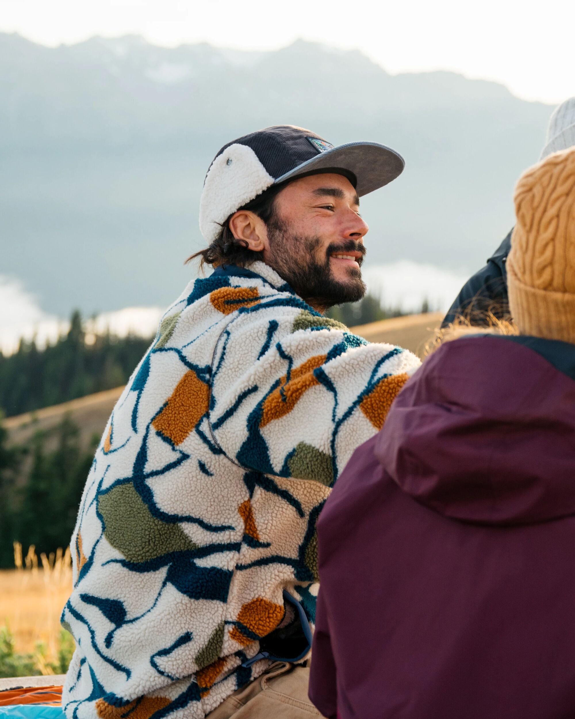 Valiant Deep Pile Fleece - Abstract Trails Pebble Grey - Lifestyle