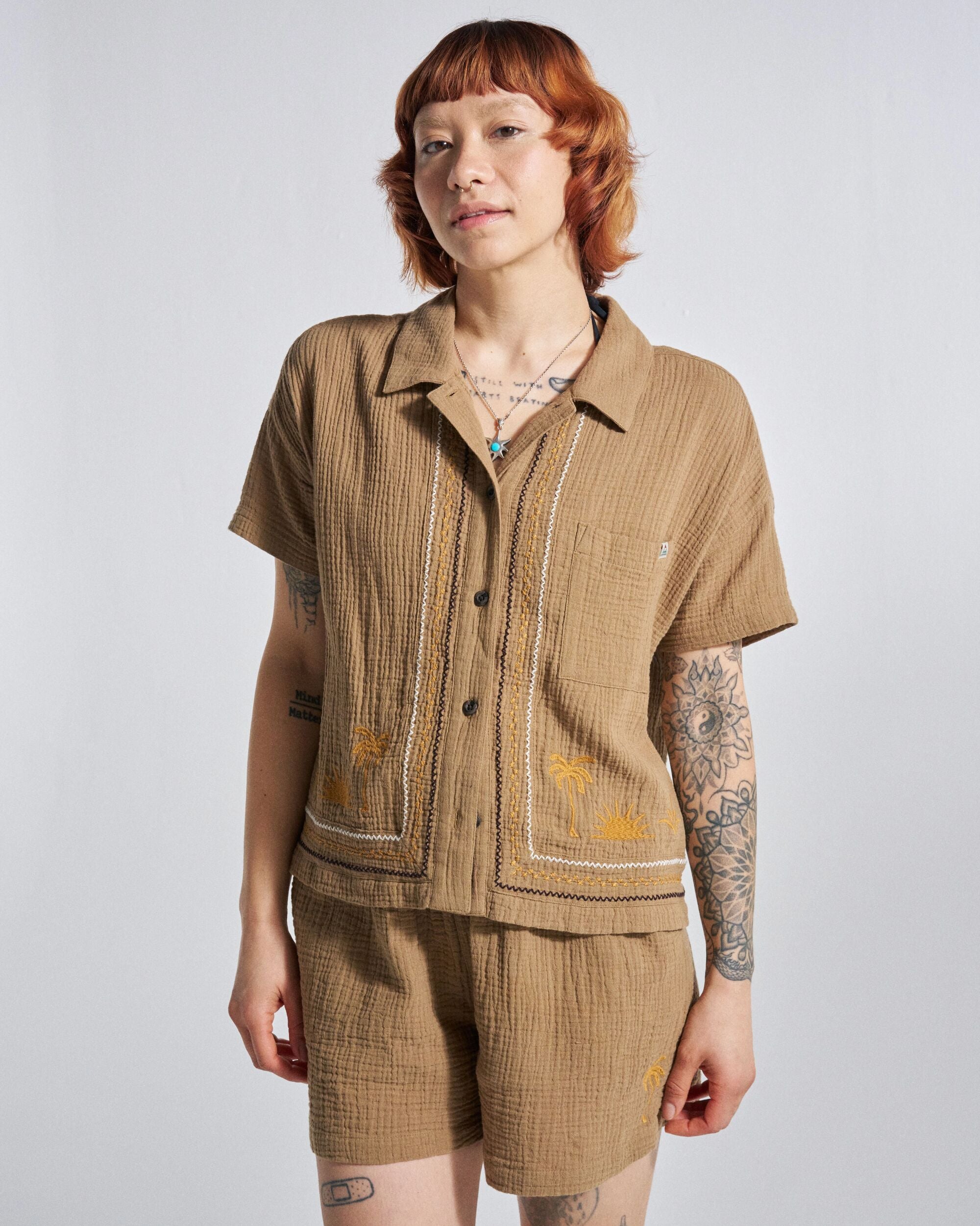 Waveney Cotton Short - Caramel Brown - Studio Model
