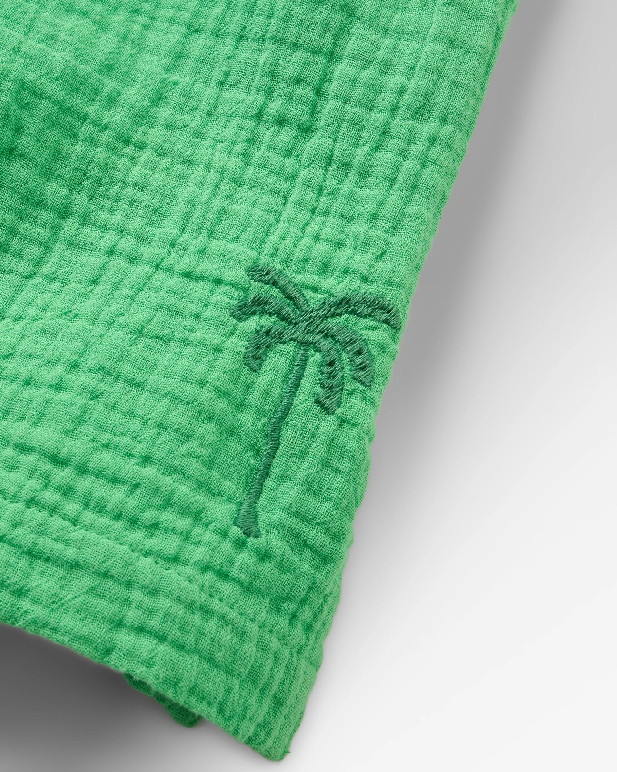 Waveney Cotton Short - True Green - Flatlay