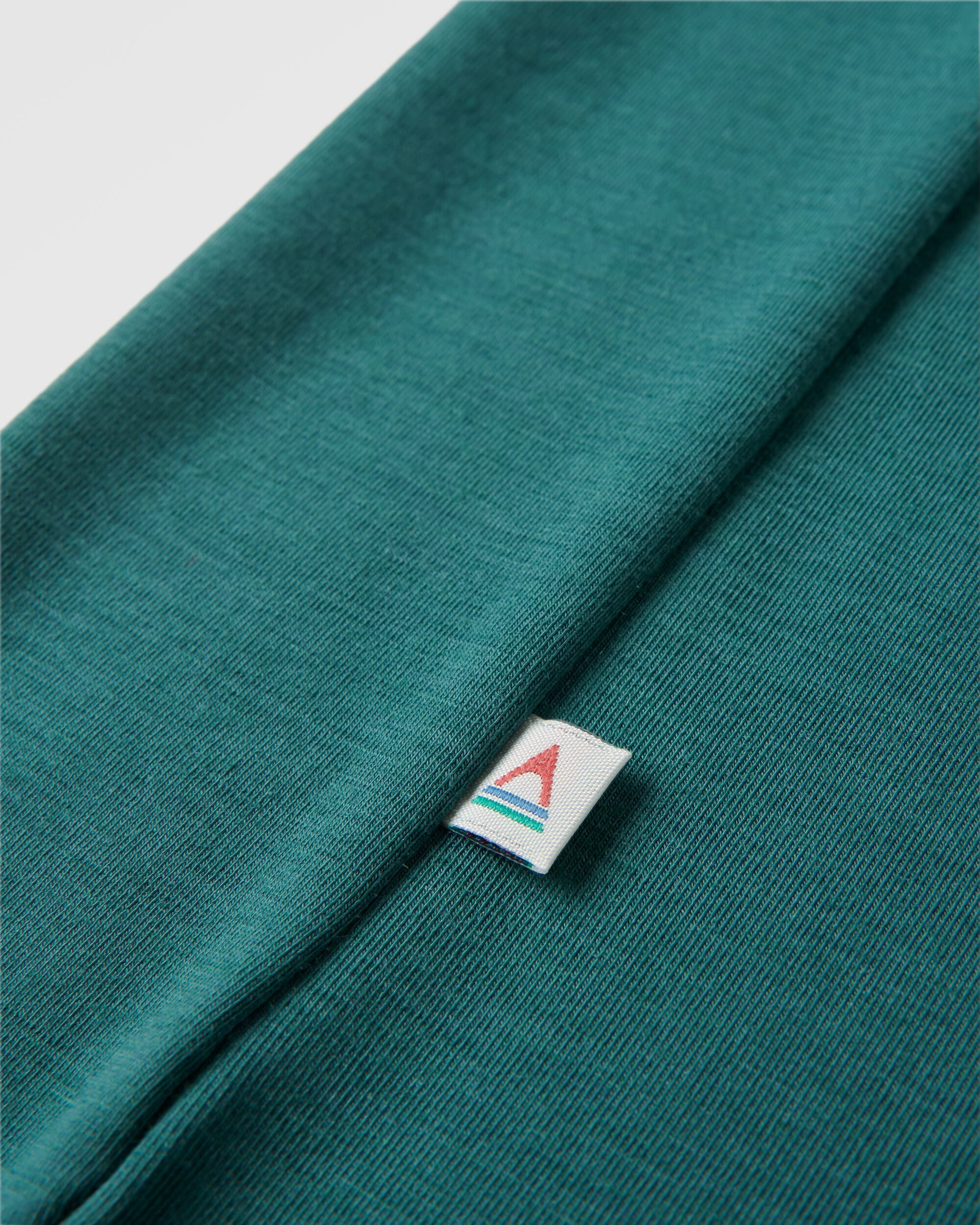 Chase The Light Active T-Shirt - Deep Ocean - Flatlay