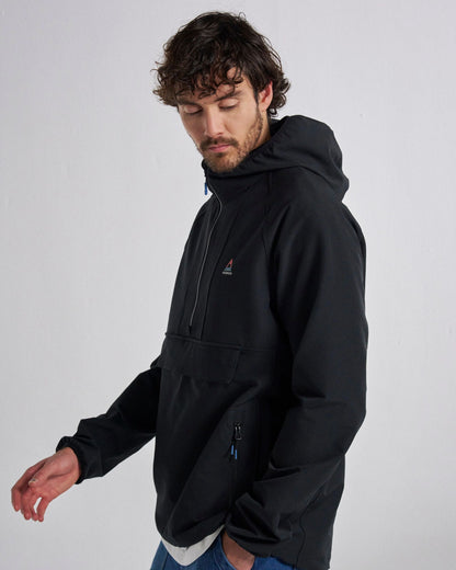 Roamer Recycled Softshell Anorak - Black - Studio Model