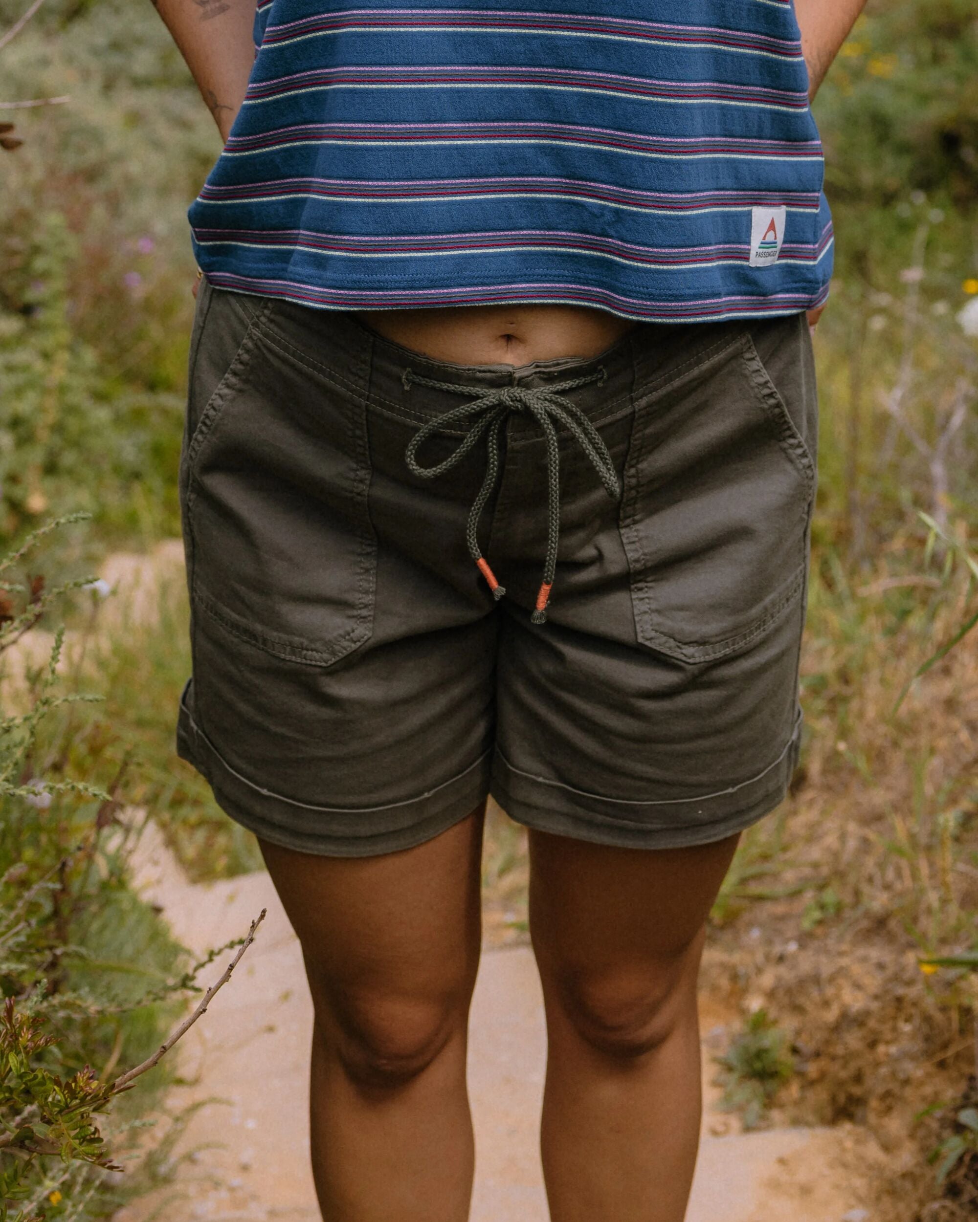 Carriso Short - Dusty Olive - Lifestyle