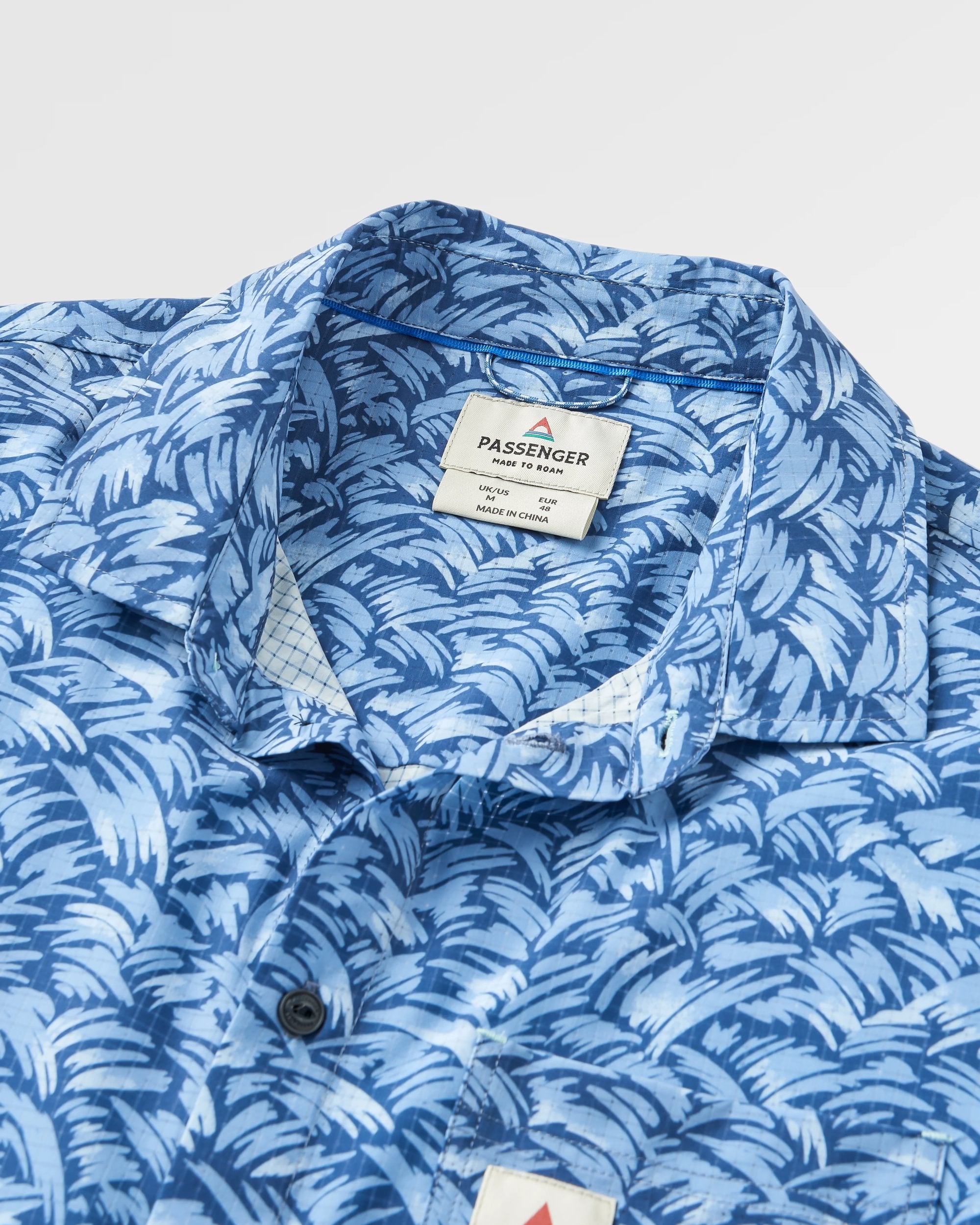 365 Recycled Active Shirt - Waves Dark Denim - Flatlay