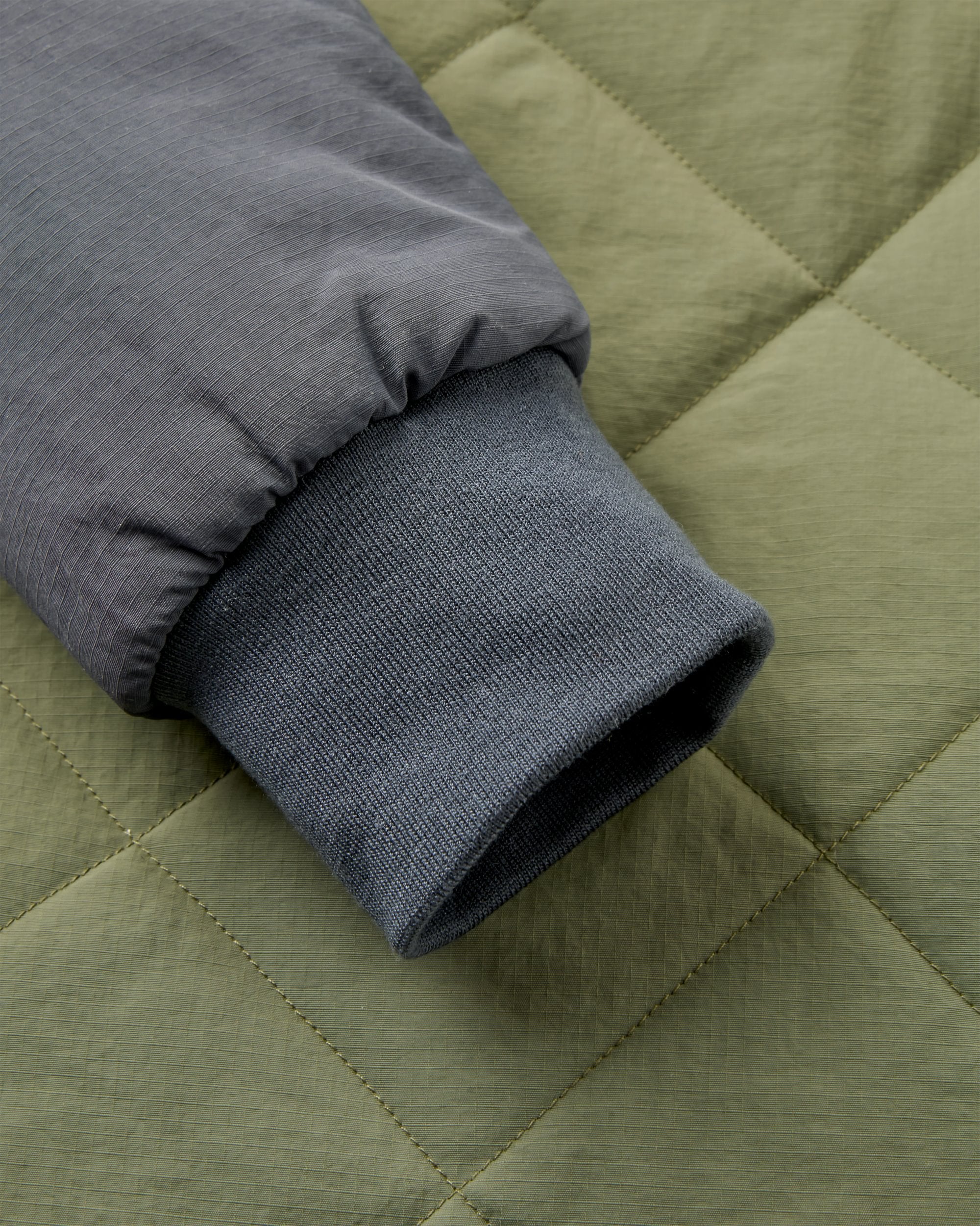 Ocean Insulated Anorak - Dusty Olive/Charcoal - Flatlay