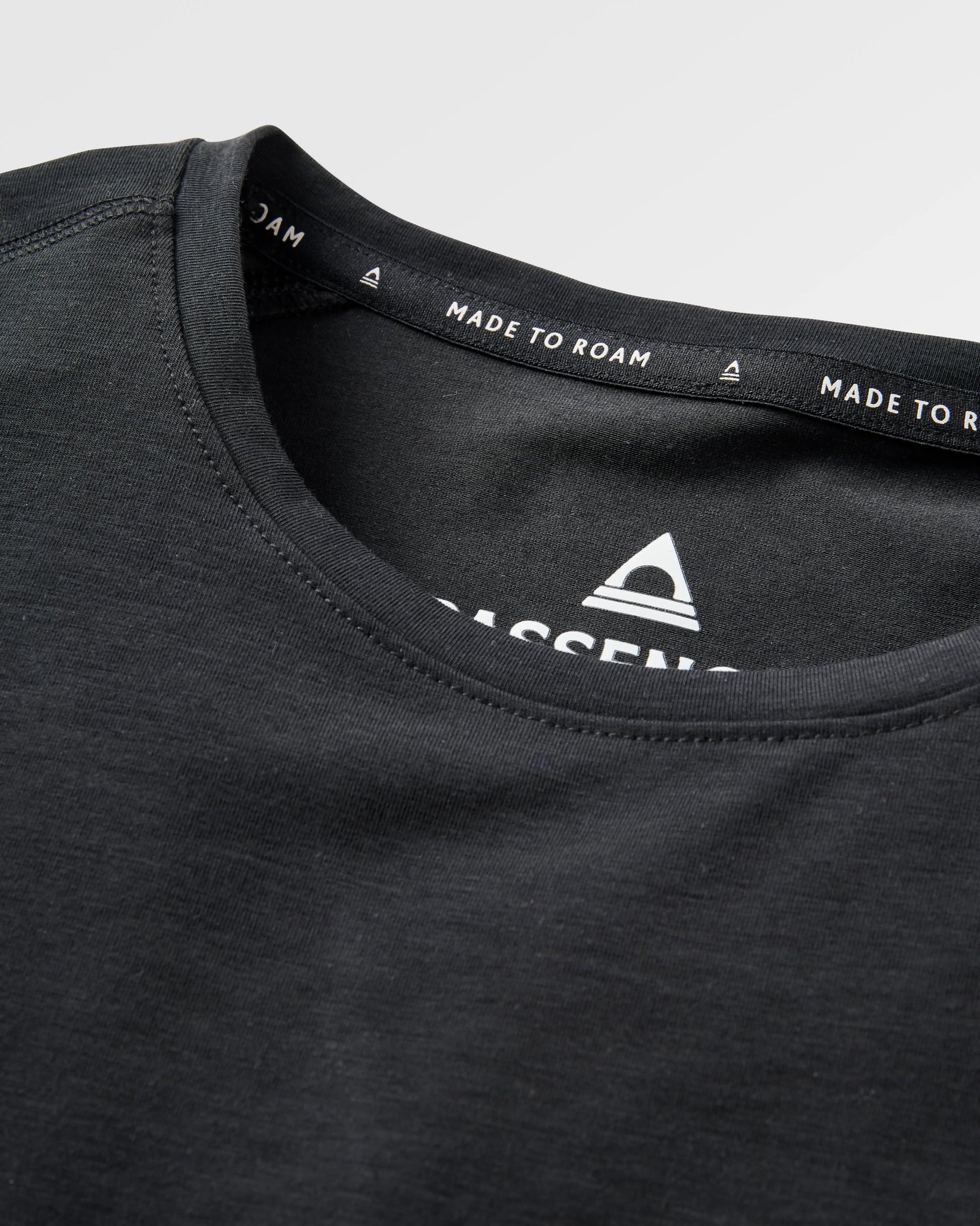 Chase The Light Active T-Shirt - Black - Flatlay