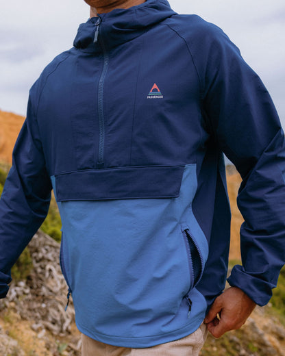 Roamer Light Softshell Anorak - Blue Navy/Marine Blue - Lifestyle