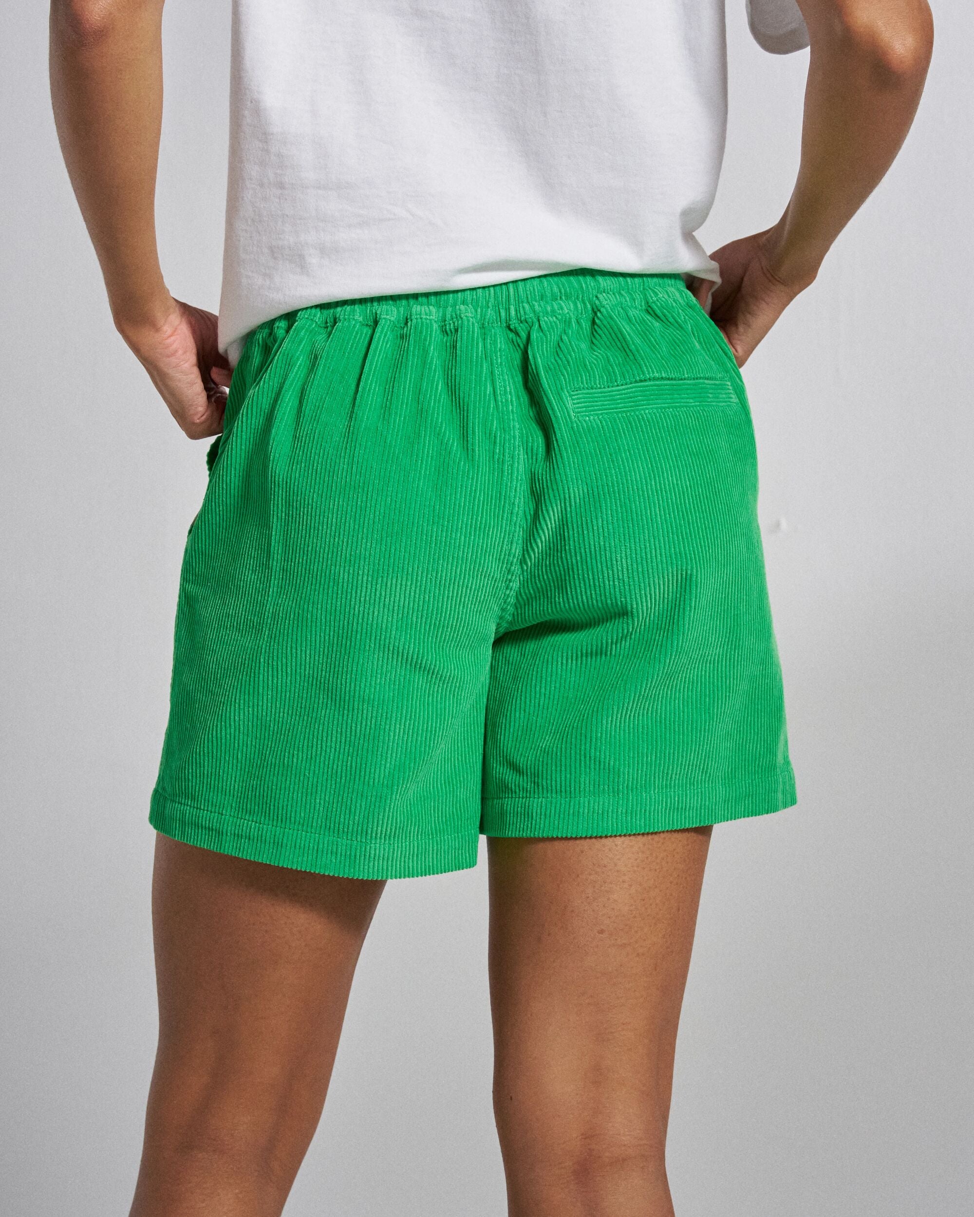 Avian Organic Cord Short - True Green - Studio Model