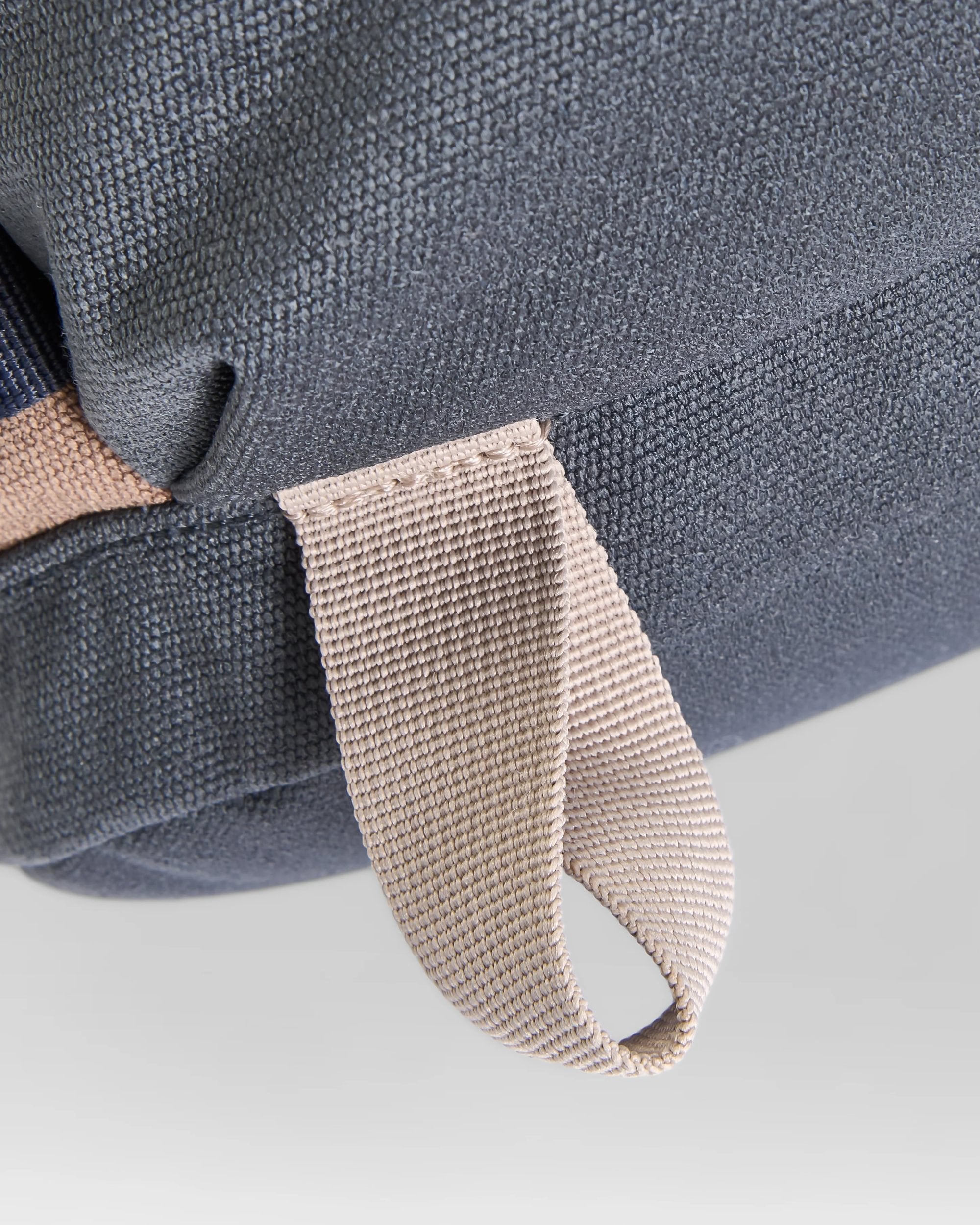 Vantage 24 Backpack - Charcoal/ Caramel - Flatlay