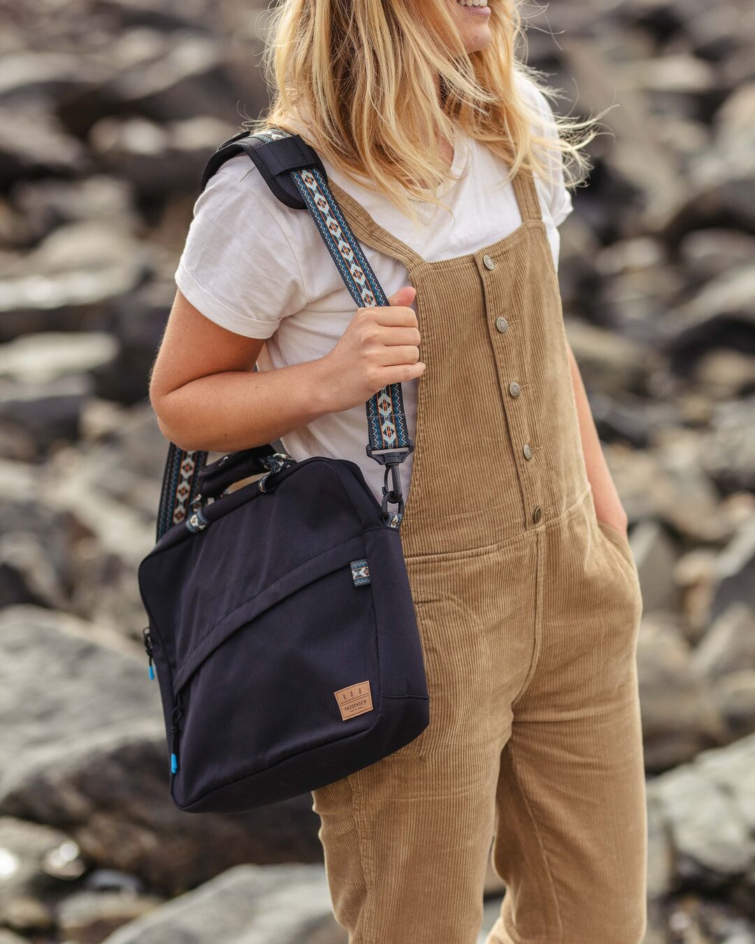 Womens_Recycled Messenger Bag - Black